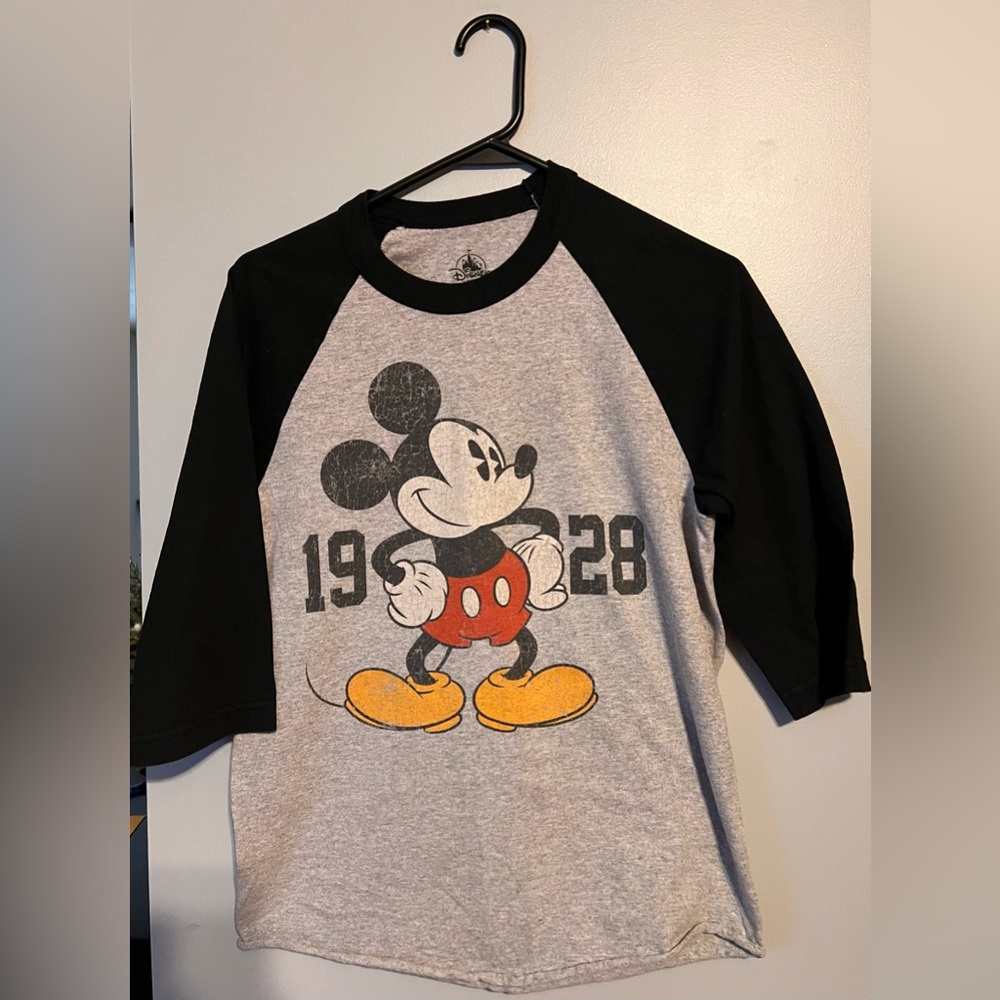 Disney Parks Mickey Mouse 3/4 sleeve shirt